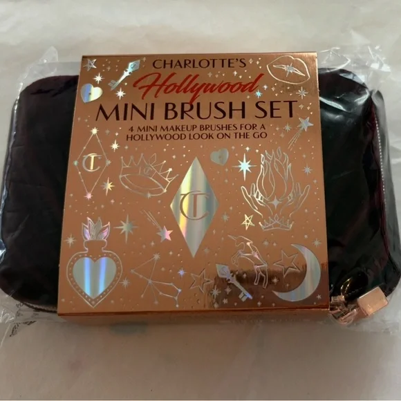 Charlotte Tilbury Velvet Red Brush Set - Picture 3 of 3